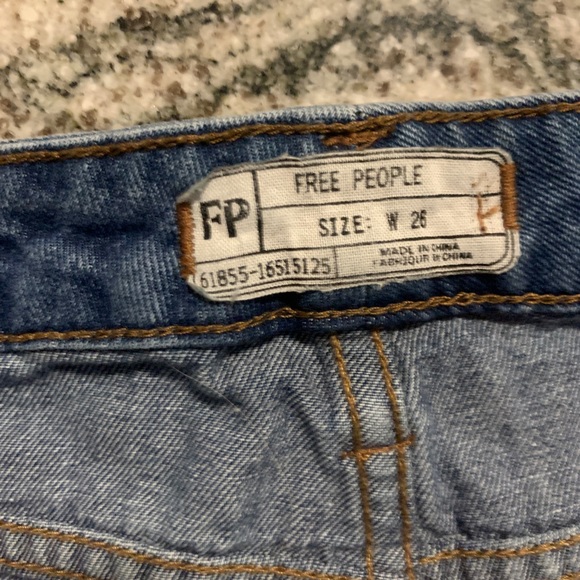 Free People Distressed Jean Shorts Size 26 - Picture 4 of 6